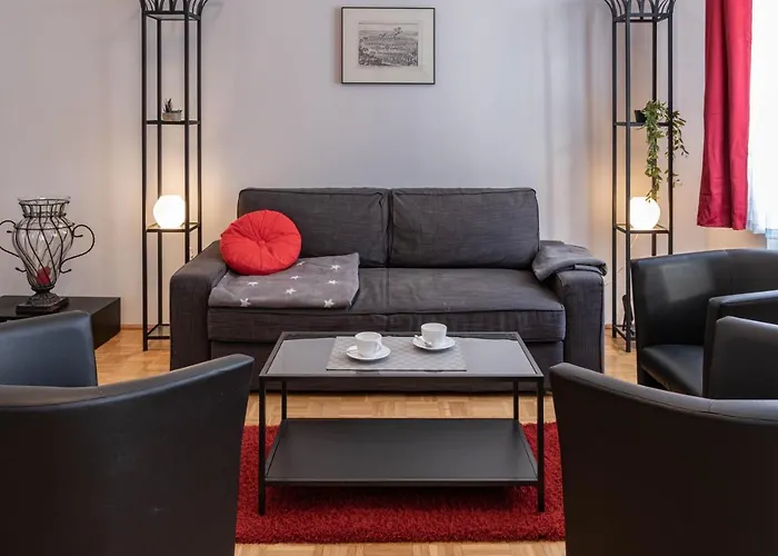 Apartment Maple Avenue