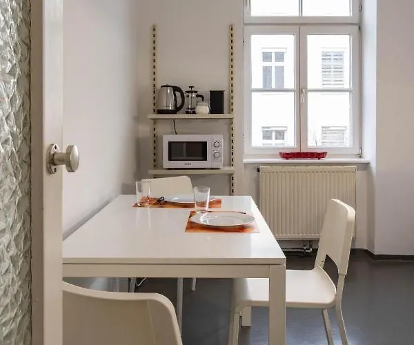Maple Avenue Apartment